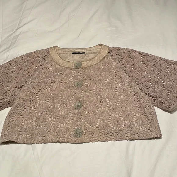 Ellie Tahari detailed top - Picture 1 of 3